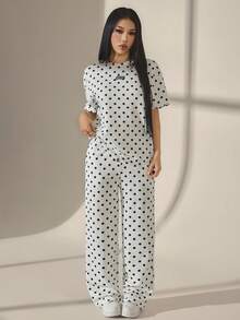 SHEIN PETITE 2026女款春夏新款波點印花寬鬆版型T恤與長褲套裝，適合嬌小女性 - 黑與白 - 查看 7