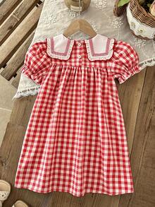 SHEIN Vintaside Kids 女童夏季紅白格紋洋裝，大領口櫻桃刺繡，泡泡短袖寬鬆裙，清新可愛，適合夏季穿搭，格紋復古感，甜美田園風，適合年輕女孩日常舒適穿著、戶外玩耍、休閒度假 - 紅色 - 查看 2