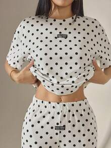 SHEIN PETITE 2026女款春夏新款波點印花寬鬆版型T恤與長褲套裝，適合嬌小女性 - 黑與白 - 查看 8