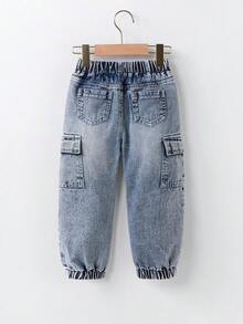 SHEIN Mirajuku 男童復古工裝捲邊牛仔長褲，夏季新品，百搭休閒街頭風，復古風格，水洗磨損工藝，彈性腰帶，大口袋，捲邊褲腳，兒童節、日常早午餐約會、畢業派對、海邊週末出遊、日常通勤、度假氛圍、島嶼風休閒工裝牛仔長褲 - 淺色水洗藍 - 查看 2