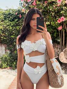 SHEIN Swim 新款春夏爆款 3D 花卉鏤空露肩白色時尚女款一件式海灘度假泳衣 - 白色 - 查看 6