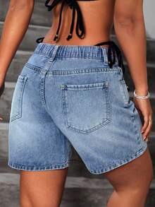 Slaydiva Plus Size Women Casual Asymmetric Waist Pockets Denim Shorts - Light Wash - View 2