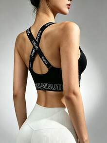 SHEIN 1件式女款字母印花透氣舒適運動內衣，健身上衣，女款健身服，女款健身套裝，健身服，女款運動裝 - 黑色 - 查看 2