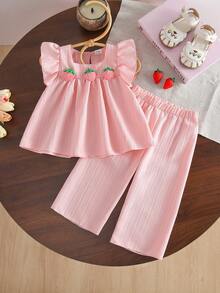 SHEIN Vintaside Kids 女嬰夏季粉色柔軟可愛休閒風草莓圖案方領荷葉袖上衣搭配寬腿長褲2件套，適合日常穿著、冷氣房放鬆、日常玩耍，柔軟可愛女孩套裝 - 粉色 - 查看 3