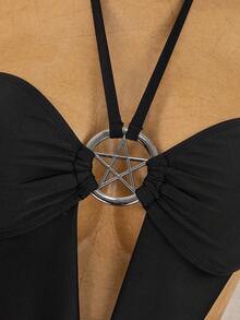 ROMWE Goth Top bandeau sin tirantes negro mate con textura, diseño de una pieza con abertura y hebilla de anillo con estrella, Bottom de bikini con cordones en la espalda, estilo American Hot Girl para fiesta, estilo americano para vacaciones de verano, discoteca, fiesta en la piscina, atuendo de nicho llamativo, elegante y juvenil para fotografía de viajes, look personalizado para check-in, estilo diario de vacaciones, cool y impactante - Negro - Ver 6