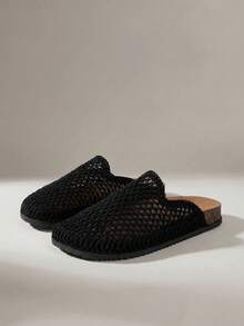 Solecia Women's Flat Bottom Round Toe Mesh Hollow Beach Vacation Shoes - Black - View 4