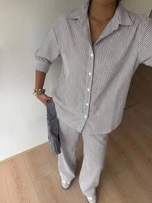 SHEIN EZwear 女士条纹单排扣上衣和裤子休闲套装，适合夏季穿着，包括女士细条纹家居服、条纹套装、最新女士商务休闲装、Pinterest 女士商务休闲装、每日穿搭、女士穿搭灵感、女士商务休闲旅行装、绿白条纹 - 咖啡棕 - 查看 4