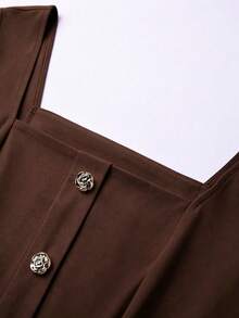 Franclia Plus Size Women's Metal Flower Button Design Short Sleeve Fashion T-Shirt - Coffee Brown - View 3