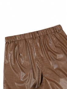PAVTROS Men's Brown Crocodile PU Leather Shorts, Pleated Design, Fashion VersatileBermuda Shorts - Brown - View 5