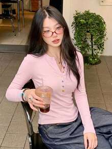 DAZY 春秋粉色辣妹休閒度假街頭彩虹繽紛鈕扣裝飾修身長袖女款T恤 - 粉色 - 查看 3