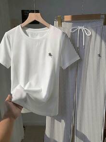 SHEIN EZwear 2 Peças Conjunto Top de Manga Curta com Gola Redonda Bordada e Calça Estampada com Listras, Casual - Chumbo - Visão 4