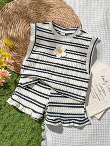 SHEIN Vintaside Kids 女嬰春夏季休閒日常度假針織黑白條紋圓領無袖3D雛菊花飾上衣與短褲可愛套裝，適合日常出遊、上學、休閒放鬆、公園玩耍及各種場合 - 黑與白 - 查看 1