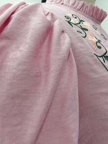 LanaWest CURVE Gaun Pendek Pink Ukuran Plus Berkerah Bulat dengan Bordir Tepi Ruffle Bergaya Vintage yang Modis - Berwarna merah muda - View 8