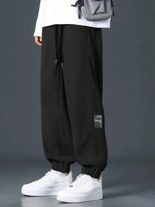 Manfinity Hypemode Pantalones jogger casuales para hombres con cintura con cordón y detalles de parche, de pana, para otoño - Negro - Ver 4