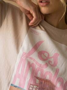 Rouah 女款洛杉磯印花圓領短袖休閒T恤 - 高棉含量、夏季T恤、度假T恤、VACAY T恤、度假村T恤、城市T恤、海灘T恤 - 杏色 - 查看 5