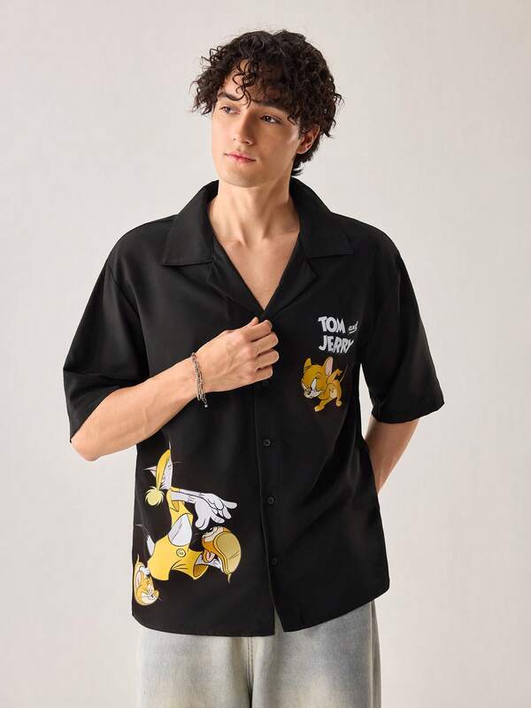 Strevion TOM & JERRY Kemeja Lengan Pendek Kasual Sederhana Pria dengan Motif Jerry Curious & Tom Sleepwalking