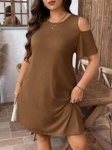 SHEIN LUNE Plus Size Minimalist Cut-Out Shoulder Design Round Neck Short Sleeve Dress - Coffee Brown - View 4