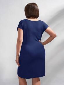 Chikora Vestido de moda ajustado con cuello redondo, manga corta y fruncido de unicolor para mujer talla grande - Azul - Ver 2