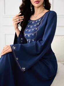 Yasmyna 女款水鑽裝飾圓領喇叭袖優雅阿拉伯風洋裝 - 藍色 - 查看 7