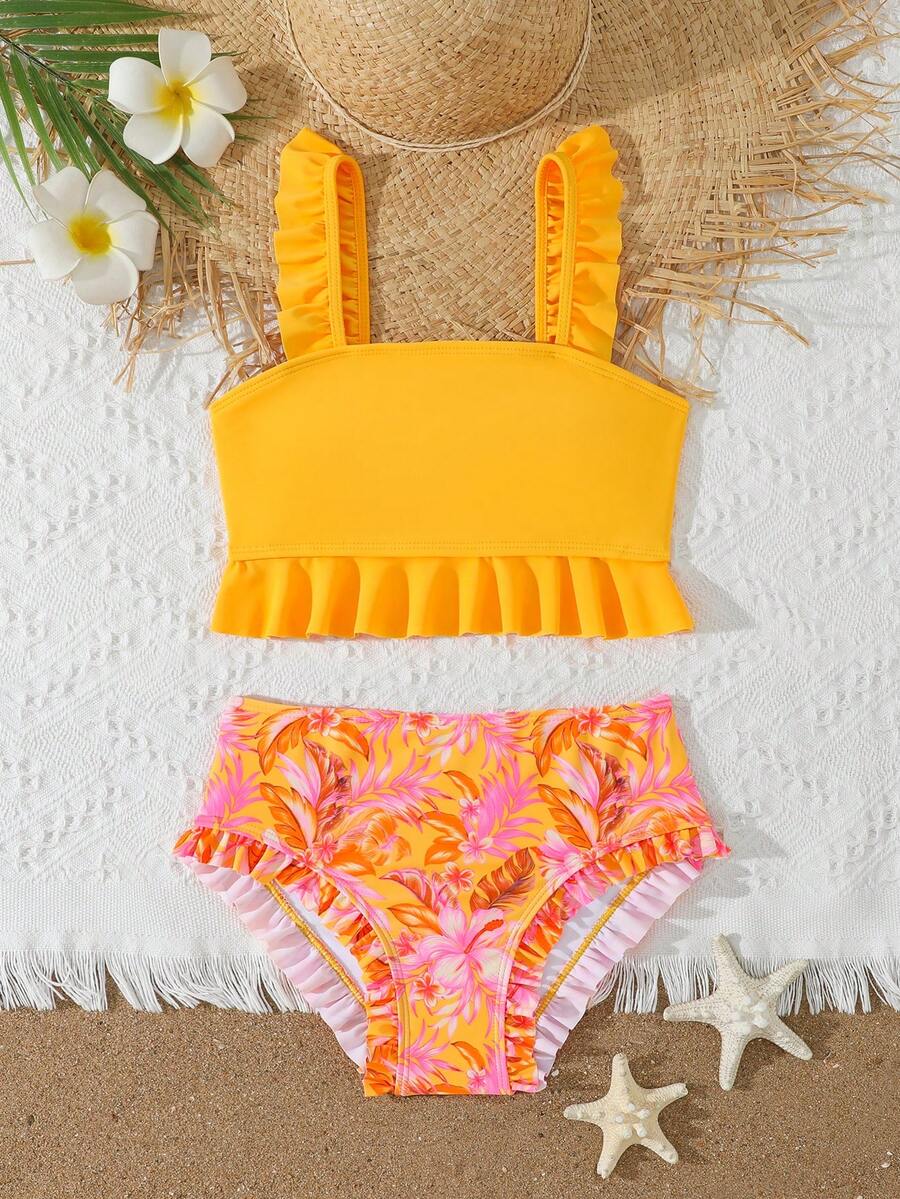 SHEIN Conjunto de traje de baño para niña preadolescente con top de tirantes con volantes simple y lindo y Bottom de bikini con estampado floral - Naranja - Ver 1