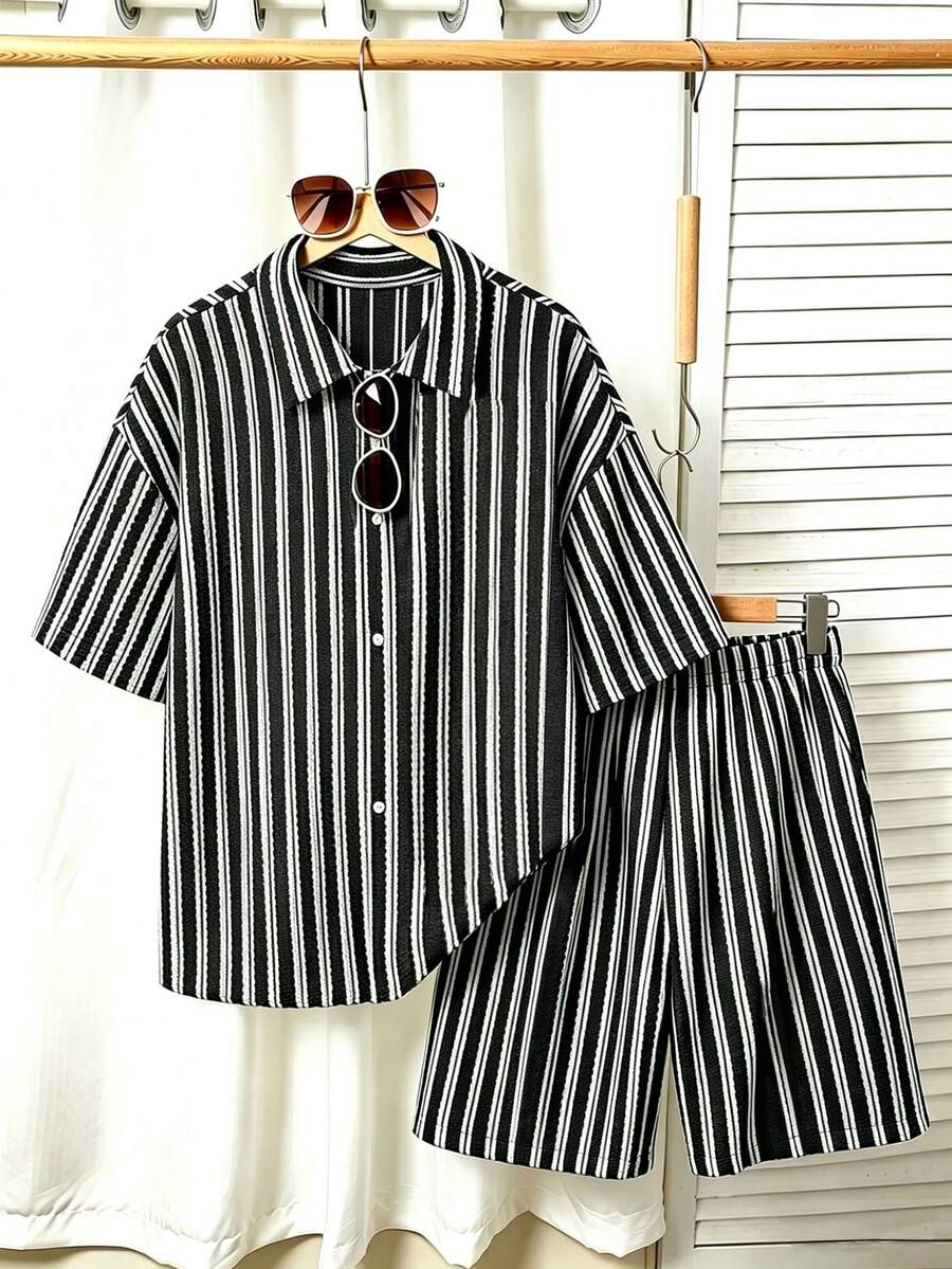 SHEIN 青少年男童紋理舒適水洗磨損面料襯衫與短褲套裝,寬鬆休閒襯衫套裝,適合日常休閒出遊 - 黑色 - 查看 1
