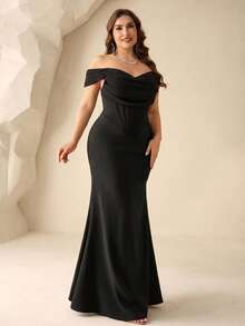 Coutiva Elegant High-End Graceful Luxury Plus Size Off-Shoulder Bridesmaid Dress - Black - View 8