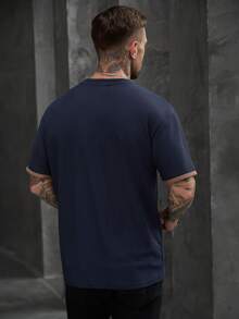 Manfinity CasualCool Kaos Kasual Pria Lengan Pendek Motif Waffle Warna Biru Tua Kontras untuk Musim Semi/Panas - Navy Blue - View 2