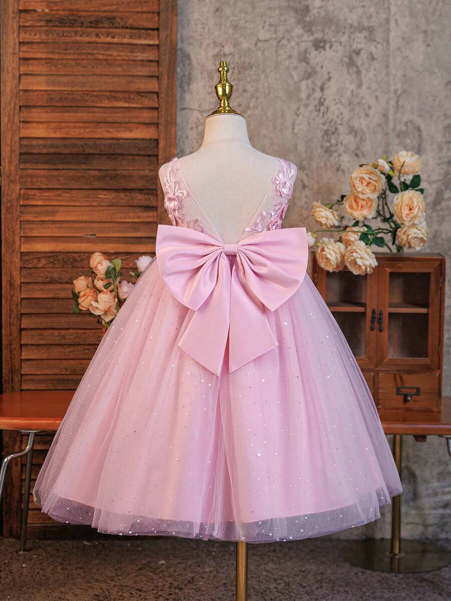 SHEIN Glamorique Kids 女孩粉色冬季婚禮生日派對花童公主禮服，薄紗亮片刺繡花卉設計