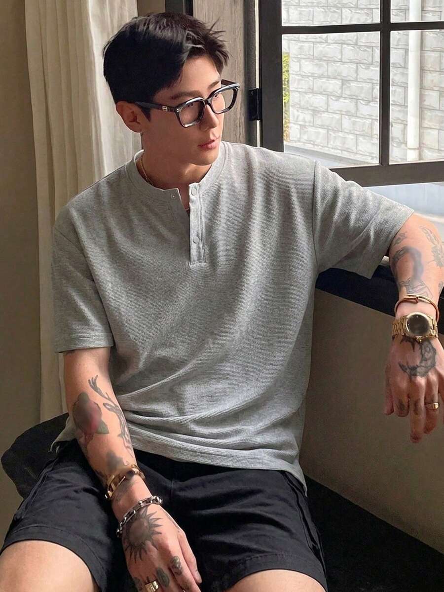 DAZY Summer Solid Color 1/3 Snap Button Round Neck Grey Textured Fabric Men's T-Shirt - Grey - View 1