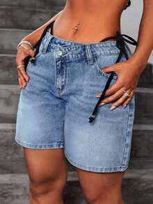 Slaydiva Plus Size Women Casual Asymmetric Waist Pockets Denim Shorts - Light Wash - View 4