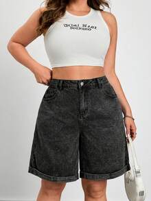SHEIN CURVE+ 大尺碼女款口袋鈕扣休閒百搭日常牛仔短褲 春夏嘉年華服裝 通勤度假畢業典禮 時髦Y2k可愛街頭風 Coquette 派對婚禮優雅商務休閒 女士淺色水洗牛仔百慕達短褲 捲邊口袋款 藍色 - 黑色 - 查看 2