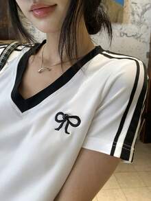 DAZY 蝴蝶結刺繡寬鬆短袖圓領女款T恤 - 白色 - 查看 4