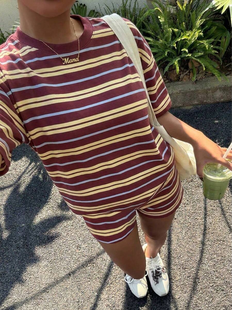 Muchica 女士夏季字母柠檬印花圆领短袖T恤和条纹短裤休闲两件套 - 彩色 - 查看 1