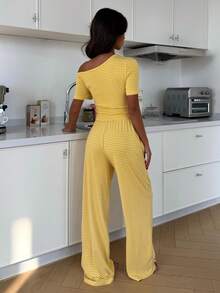 ZzzCrew Women's Hot Girl Off-Shoulder Striped Print Short Sleeve Shorts Loungewear 2-Piece Set - Yellow - View 2