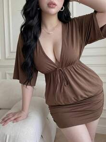 Vibekara Setelan 2 Potong Atasan Lipit Leher V Dalam dengan Desain Lengan Kelelawar Vintage dan Tali Pengikat + Rok Bodycon - Coffee Brown - View 6