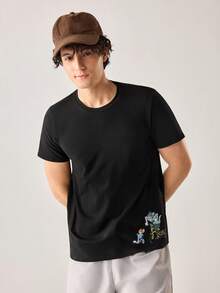 Strevion TOM & JERRY Kaos Pria Minimalis Motif Grafis , Kerah Bulat, Lengan Pendek, Musim Panas - Hitam - View 8