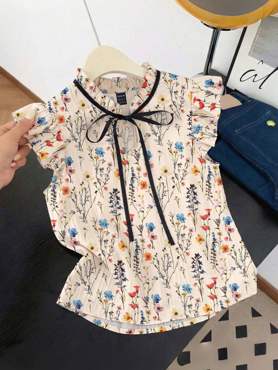 SHEIN Franclia 女款花卉印花荷葉邊立領鏤空黑色對比色細緞帶蝴蝶結短袖上衣 - 彩色 - 查看 1