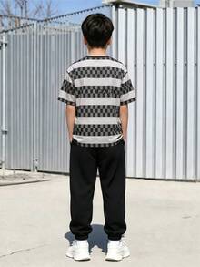 SHEIN Vacaura 青少年男孩休閒時尚簡約藍灰白拼色T恤與長褲2件套，適合春/夏日常外出與玩耍 - 黑色 - 查看 2