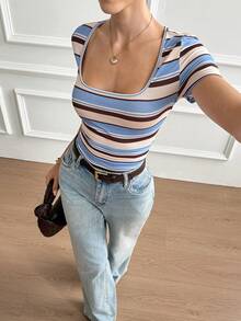 SHEIN Frenchy Kaos Wanita Minimalis Dasar dengan Motif Garis dan Blok Warna serta Detail Kerut - Biru - View 4
