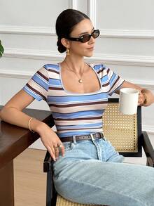 SHEIN Frenchy Kaos Wanita Minimalis Dasar dengan Motif Garis dan Blok Warna serta Detail Kerut - Biru - View 10