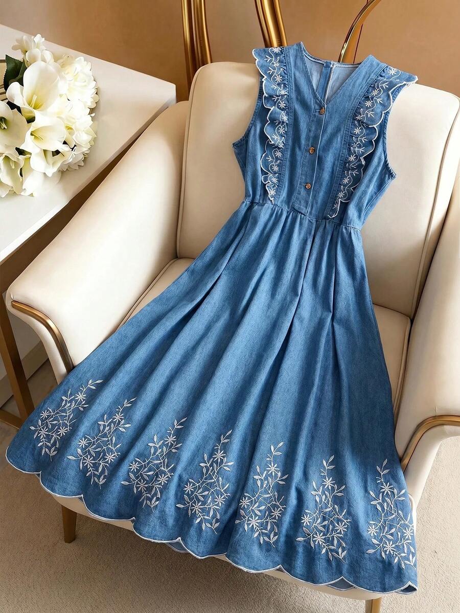 GlowEve CURVE 大尺碼女款春夏刺繡牛仔洋裝 - 中等水洗藍 - 查看 1