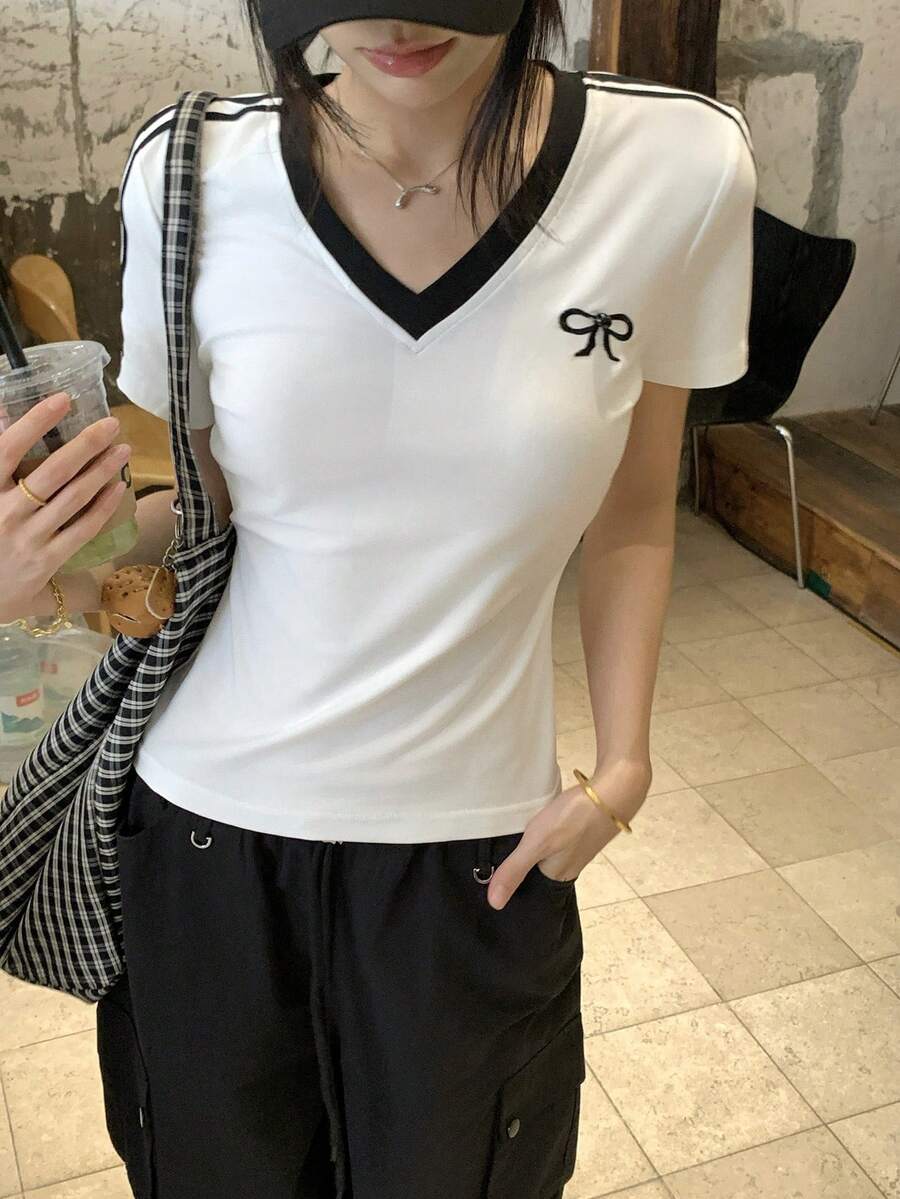 DAZY 蝴蝶結刺繡寬鬆短袖圓領女款T恤 - 白色 - 查看 1