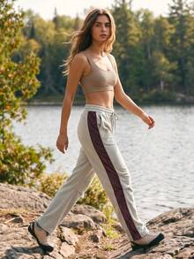 WanderVale Pantalon de sport d'extérieur pour femmes avec imprimé lettres et taille à cordon de serrage - Kaki - Voir 1