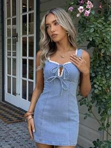 Aloruh Women's Lace Trim Patchwork Cutout Chest Double Layer Bow Tie Wide Strap Denim Dress, French Vacation Bodycon Dress, Slim Fit Mini Skirt Light Blue - Blue - View 7