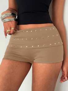 Aloruh Quần short siêu ngắn nữ xuân/hè mới màu đen thanh lịch quyến rũ hot girl phong cách đường phố Y2K thời thượng lễ hội âm nhạc viền foil xếp nếp eo thấp - Lạc đà - Xem 7