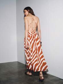 MOTF PREMIUM VESTIDO MIDI ASIMÉTRICO DE HOMBRO VACÍO CON ESPALDA DESCUBIERTA Y RAYAS, PRIMAVERA/VERANO - Color caoba - Ver 8