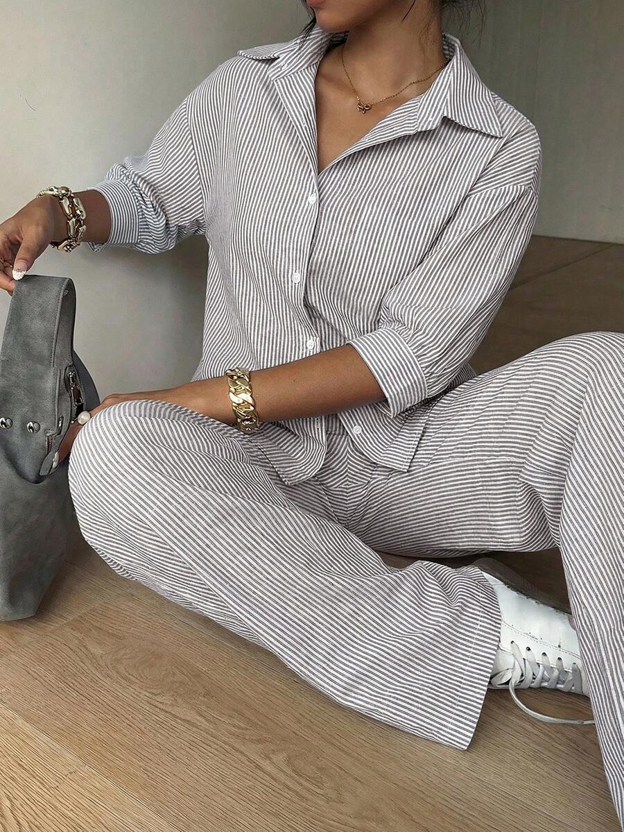 SHEIN EZwear 女士条纹单排扣上衣和裤子休闲套装,适合夏季穿着,包括女士细条纹家居服、条纹套装、最新女士商务休闲装、Pinterest 女士商务休闲装、每日穿搭、女士穿搭灵感、女士商务休闲旅行装、绿白条纹 - 咖啡棕 - 查看 1