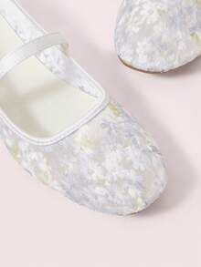 CUCCOO DOLLMOD 女鞋，可愛圓頭輕字母印花，花卉刺繡網面鞋面，金屬扣帶平底瑪麗珍鞋 - 丁香花-紫 - 查看 4