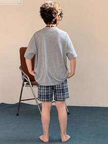 DAZY 大童男孩純色圓領短袖上衣與格紋短褲休閒日常居家睡衣套裝 夏季 - 灰色 - 查看 2