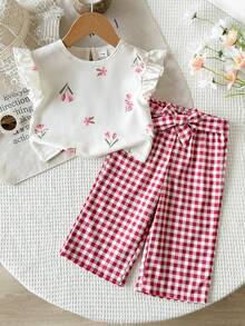 SHEIN Playful Pals 女嬰休閒黃色花卉荷葉邊飛袖上衣與黃色格紋長褲附腰帶 2 件套裝，適合春夏季日常穿著與戶外活動 - 紅色 - 查看 8